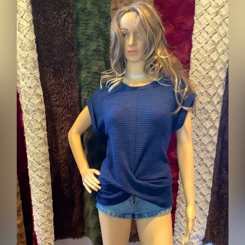 NWOT -SHEIN LUNE Solid Batwing Sleeve Cross Wrap Hem Tee